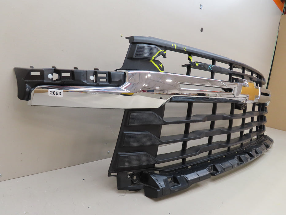 2024 CHEVROLET SILVERADO LT 2500 3500HD FRONT RADIATOR GIRLLE GRILL W/CAMERA OEM