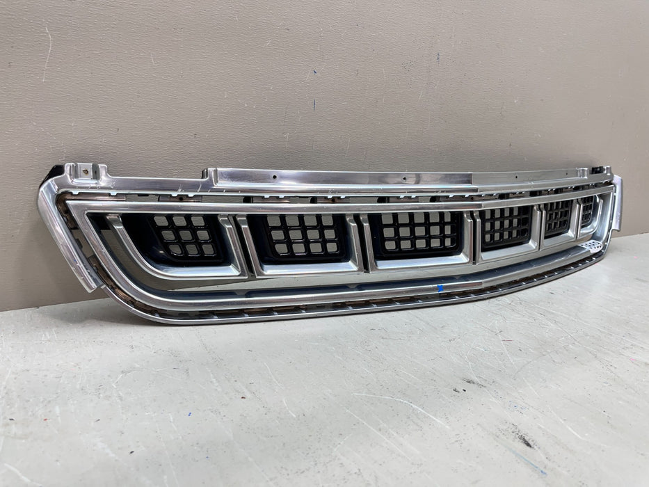 2013-2017 CADILLAC XTS FRONT LOWER CENTER GRILLE OEM 20901627