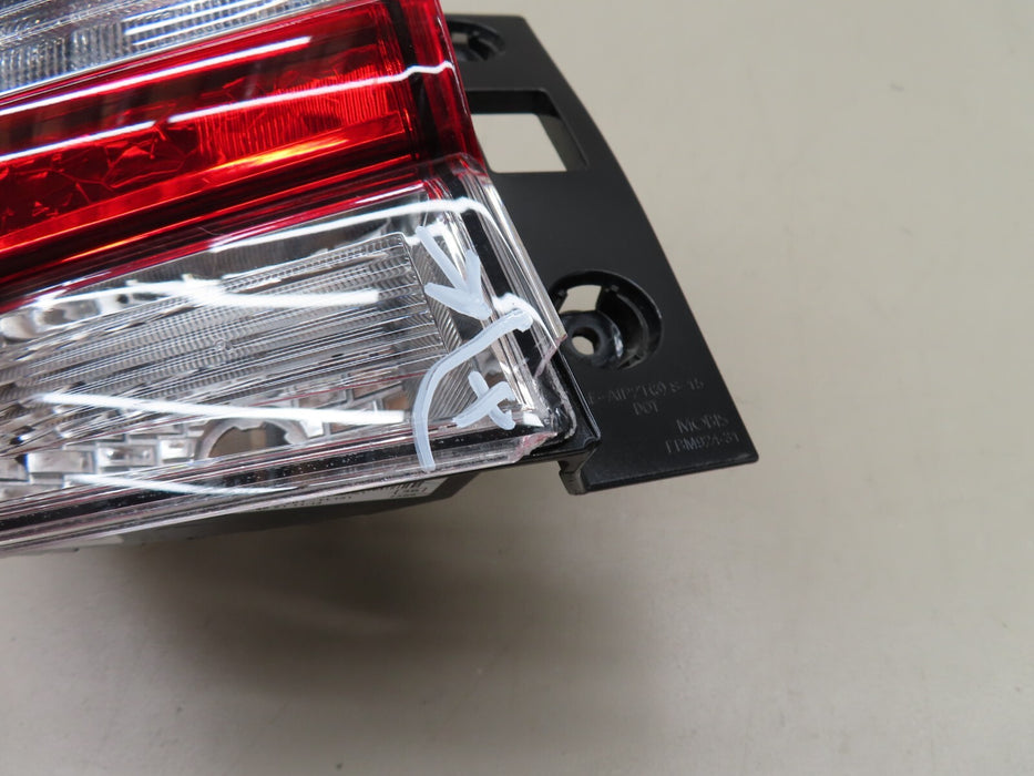 2017-2019 SUBARU CROSSTREK REAR LEFT DRIVER SIDE TAILLIGHT LAMP ASSEMBLY OEM