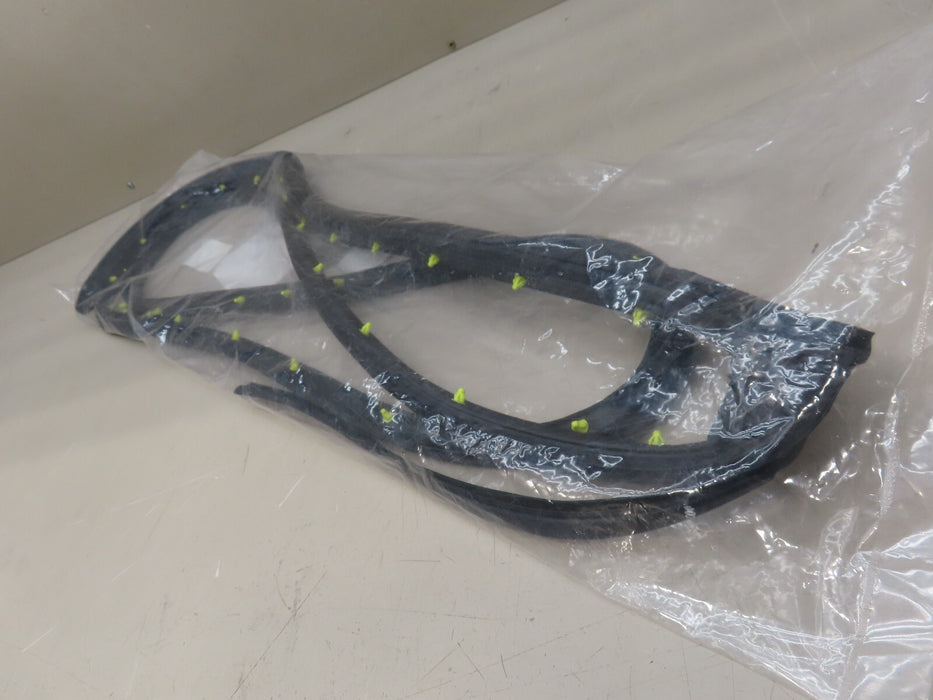 2011-2021 JEEP GRAND CHEROKEE REAR RIGHT PASSENGER SIDE DOOR WEATHERSTRIP OEM