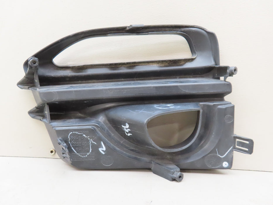2014-2017 INFINITI Q50 FRONT RIGHT PASSENGER SIDE FOG LIGHT BEZEL OEM