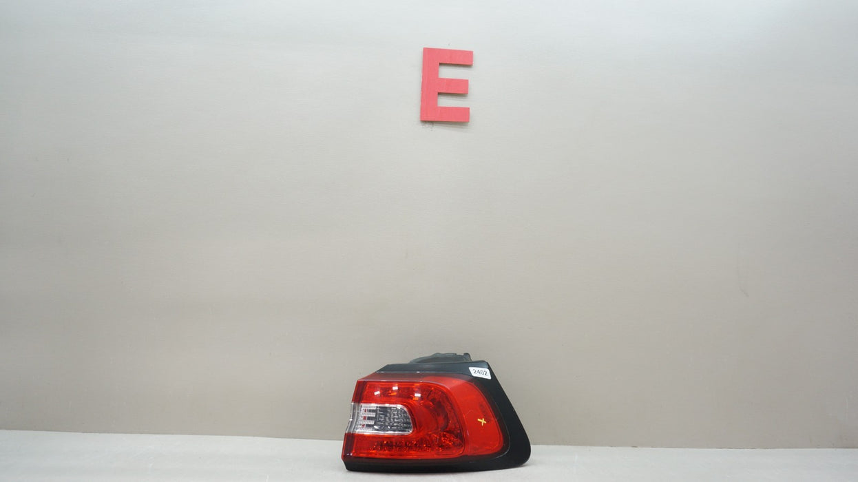 2014-2018 JEEP CHEROKEE REAR RIGHT PASSENGER SIDE TAIL LIGHT OEM