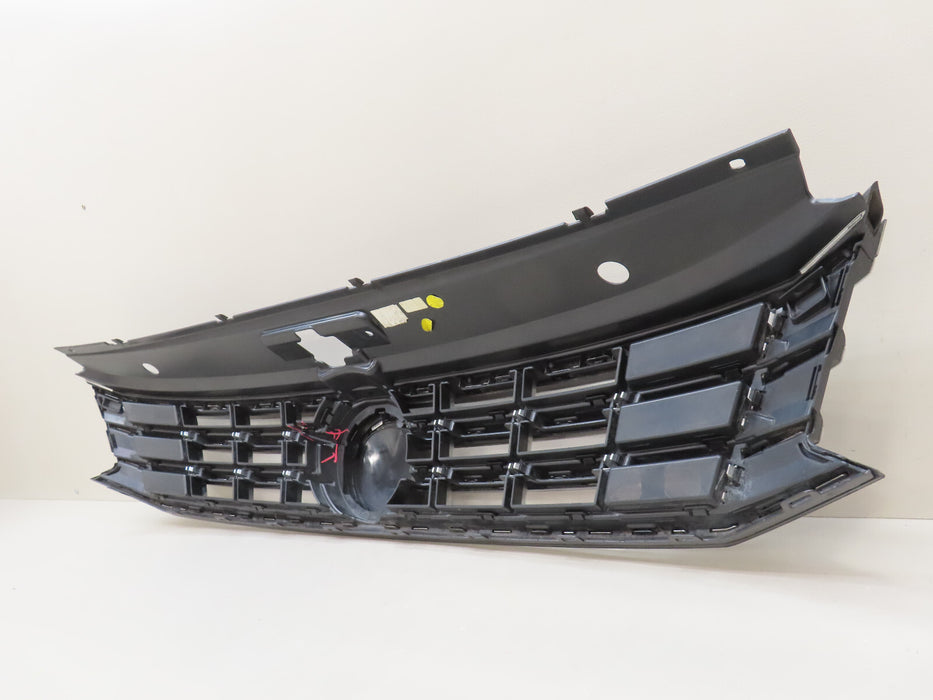 2016-2018 VOLKSWAGEN PASSAT FRONT RADIATOR GRILLE GRILL OEM