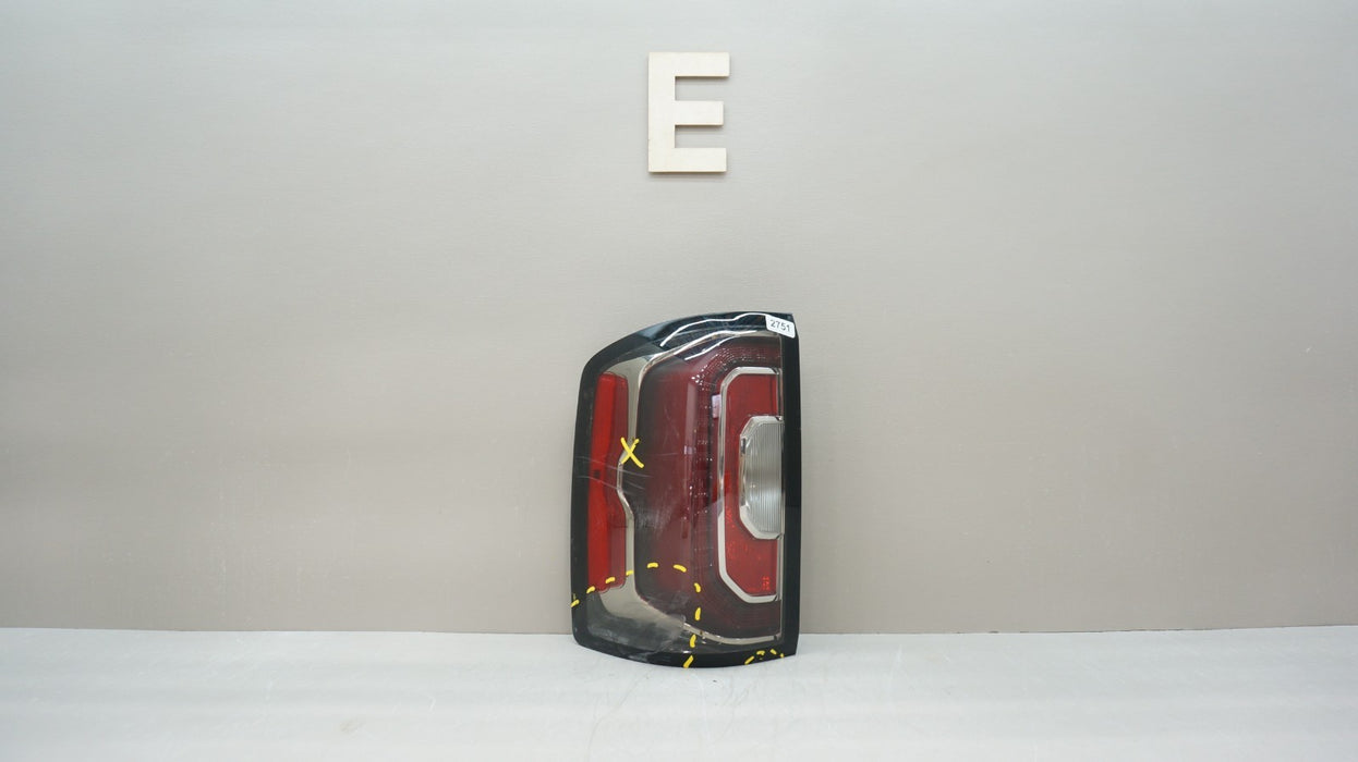 2016-2018 GMC SIERRA 1500 REAR LEFT DRIVER SIDE TAIL LIGHT OEM 84365930