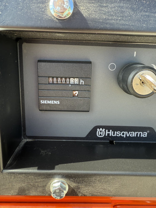 HUSQVARNA T 4000 PETROL SOFF-CUT DUST WITH HEPA FILTERS EXTRACTOR VACCUM UNIT