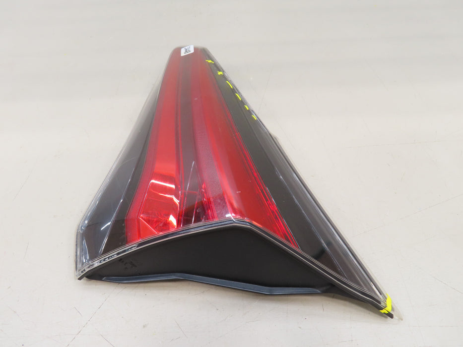 2016-2018 TOYOTA RAV4 REAR RIGHT PASSENGER INNER TAIL LIGHT OEM 81580-0R03100