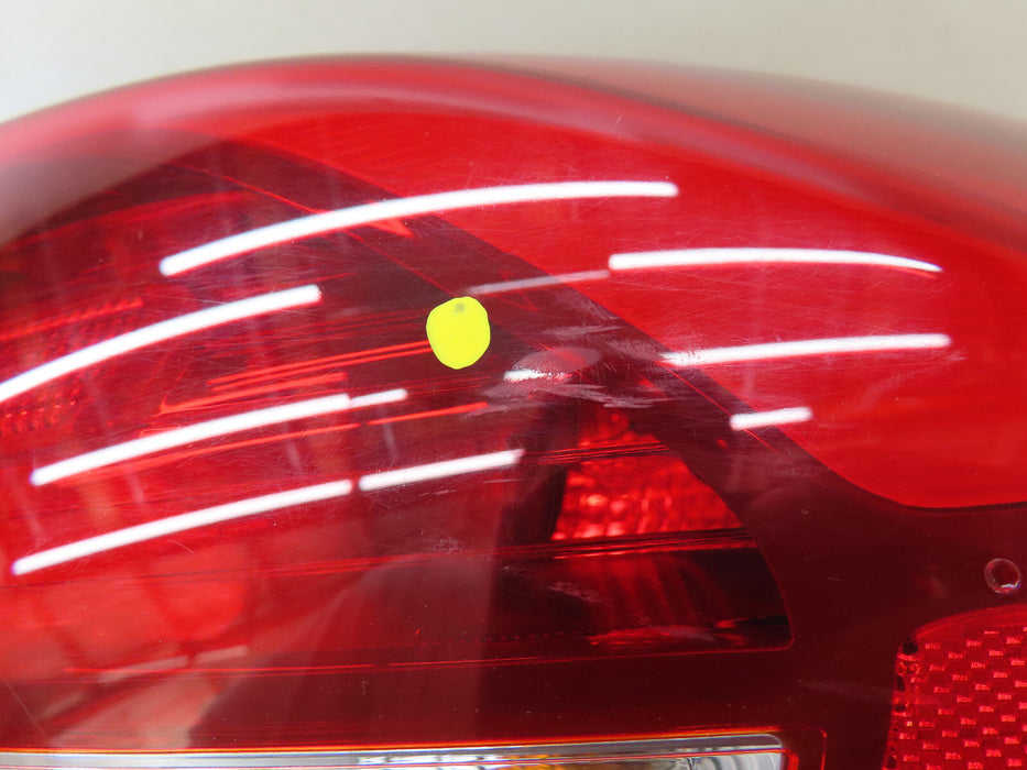 2016-2018 HYUNDAI TUCSON REAR RIGHT PASSENGER SIDE TAIL LIGHT OEM