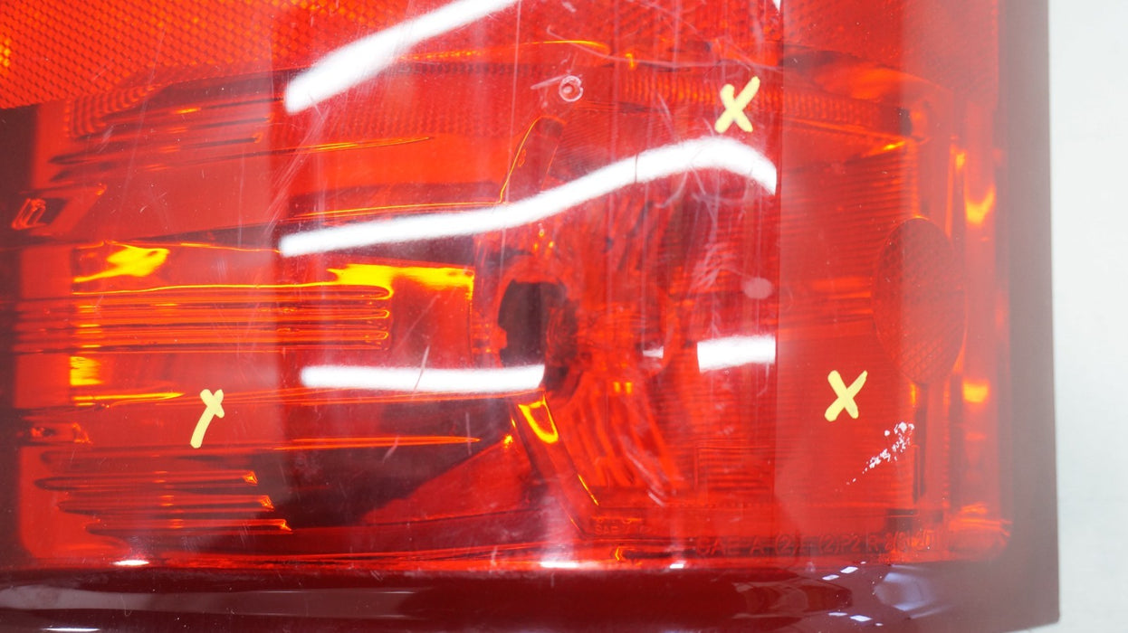 2007-2013 CHEVROELT SILVERADO GMC SIERRA 1500 REAR DRIVER SIDE TAIL LIGHT TAIWAN