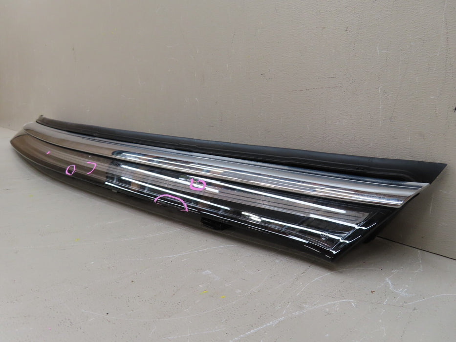2022 2023 MERCEDES-BENZ EQS 580 FRONT CENTER LIGH BAR LED OEM