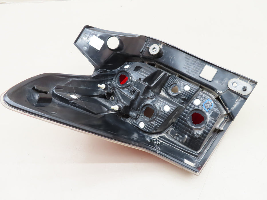 2014 2015 2016 SUBARU FORESTER REAR RIGHT TAILLIGHT LAMP OEM