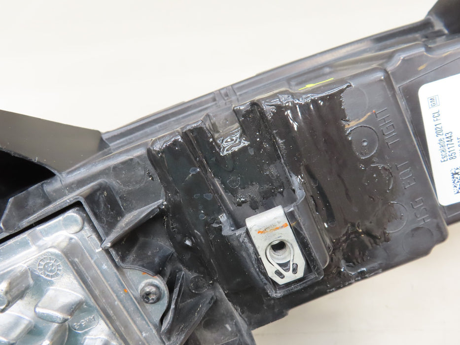 2021-2024 CADILLAC ESCALADE FRONT RIGHT PASSENGER SIDE FOG LIGHT OEM