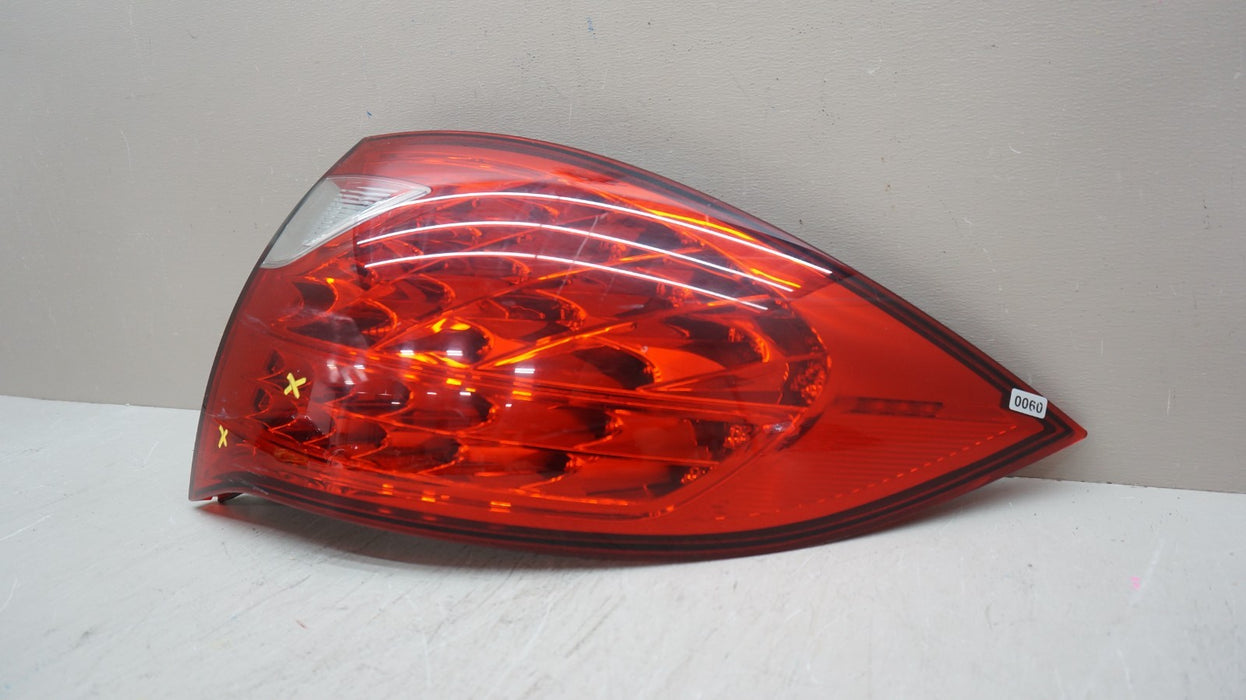 2011-2014 PORSCHE CAYENNE RH RIGHT REAR TAIL LIGHT OUTER 7P5.945.096 AA OEM