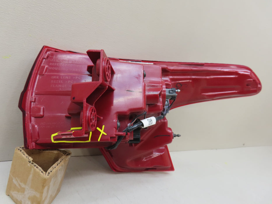 2021-2023 HYUNDAI SANTA FE REAR LEFT DRIVER SIDE TAIL LIGHT OUTER LED OEM
