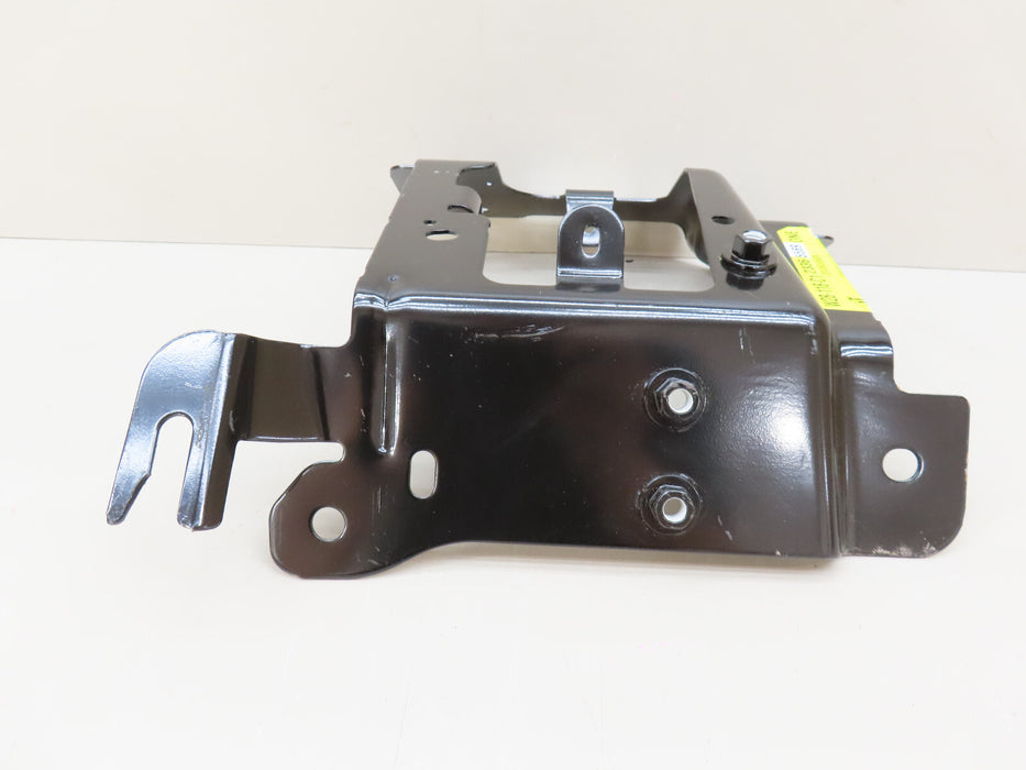 2014 2015 CHEVROLET SILVERADO 1500 FRONT RIGHT BUMPER OUTER BRACKET OEM 23365569