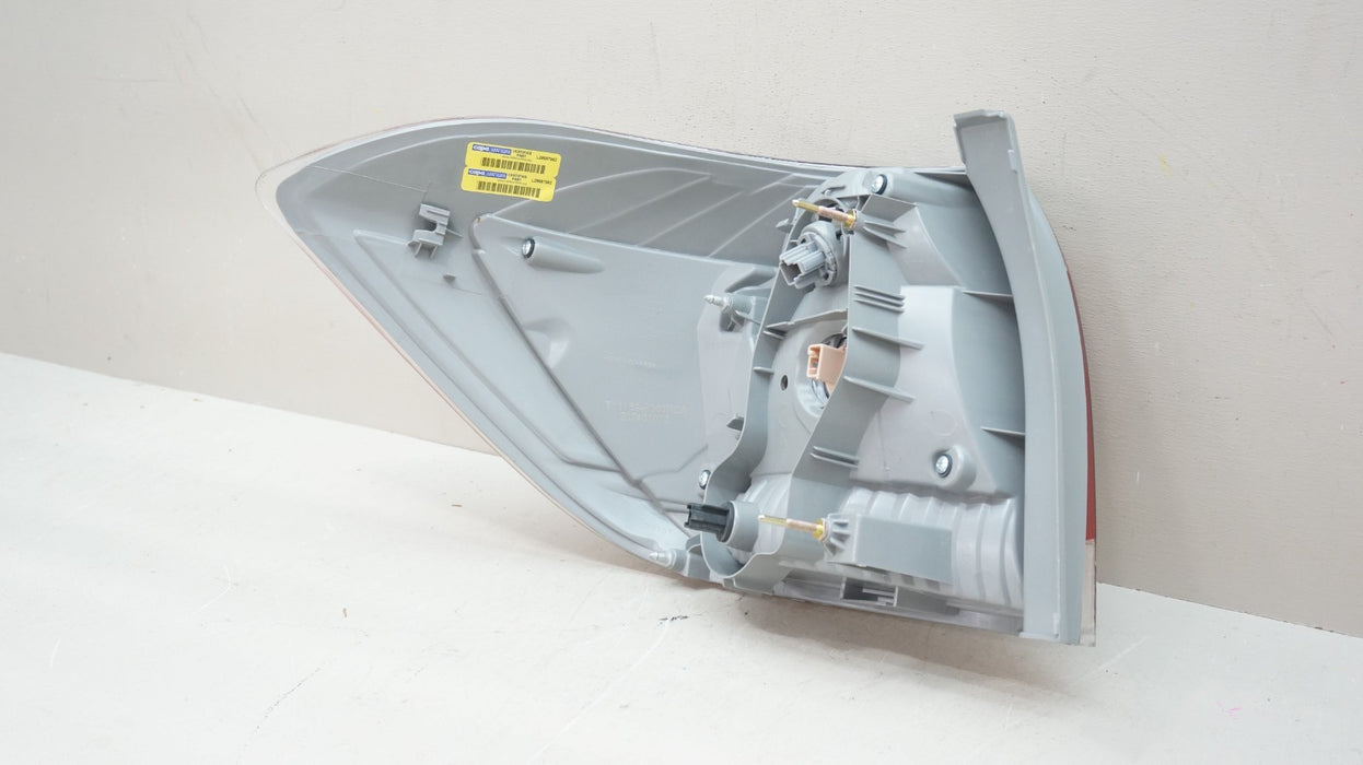 2011-2013 TOYOTA HIGHLANDER REAR RIGHT PASSENGER SIDE TAIL LIGHT CAPA