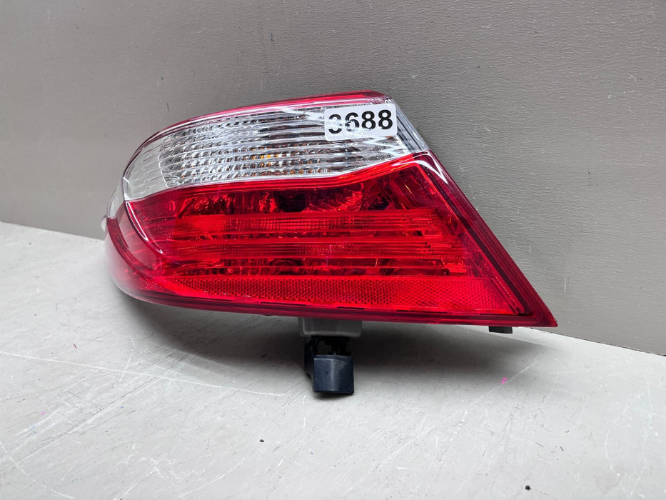 2015-2017 TOYOTA CAMRY RH PASSENGER RIGHT OUTER TAILLIGHT 945 234 OEM