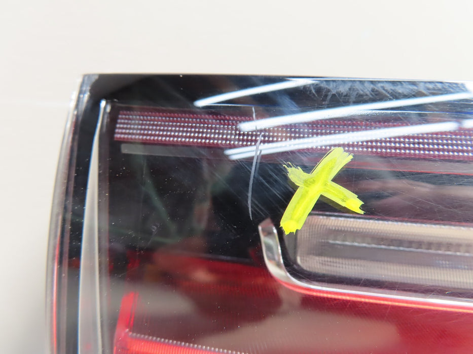 2019 2020 2021 PORSCHE CAYENNE REAR LIGHT CENTER LED TAILLIGHT 9Y0945081 OEM