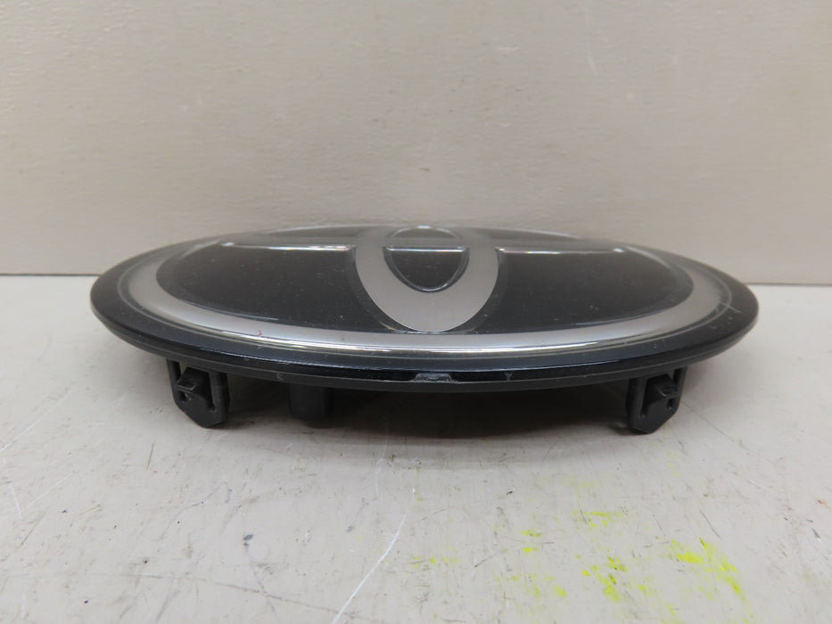 2019-2024 TOYOTA FRONT GRILLE FACTORY EMBLEM OEM