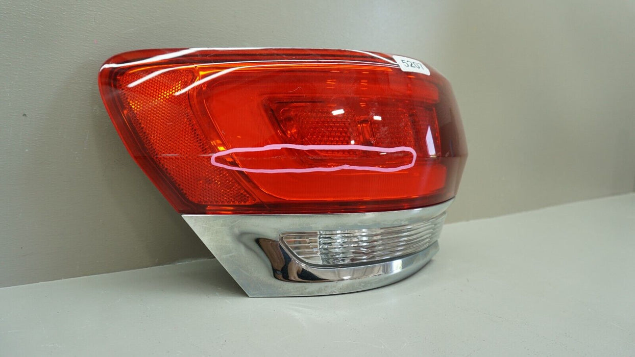 2014-2018 JEEP GRAND CHEROKEE REAR LEFT DRIVER OUTER TAIL LIGHT OEM 68110017AG