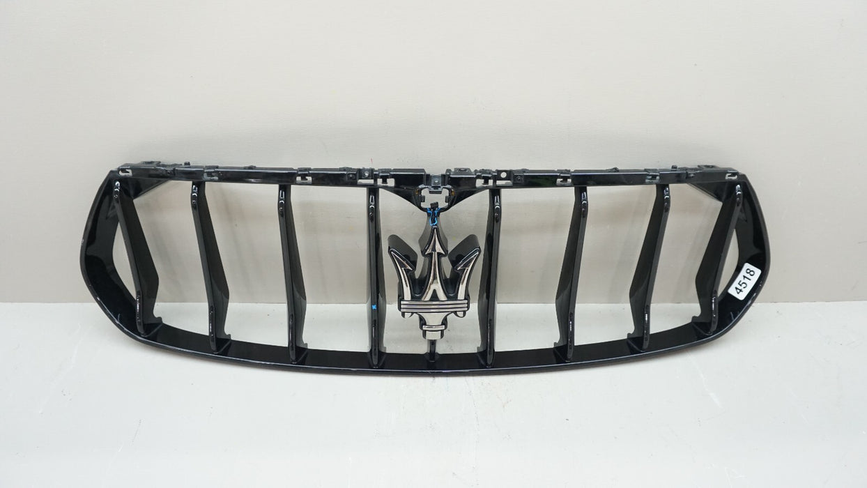 2017-2020 MASERATI LEVANTE FRONT CENTER RADIATOR GRILLE GRILL OEM 670041948
