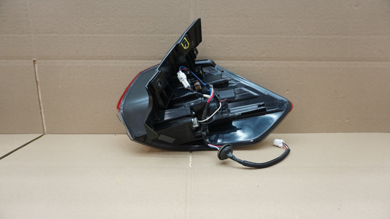 2017-2019 NISSAN ROGUE REAR LEFT DRIVERS SIDE OUTER TAIL LIGHT OEM 17 18 19