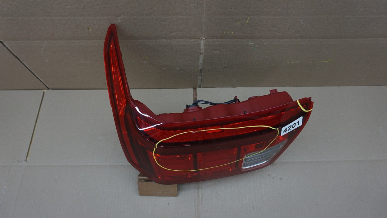 2018-2021 HYUNDAI PALISADE REAR RIGHT PASSENGERS SIDE LED TAIL LIGHT OEM
