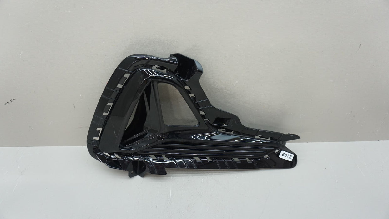 2018 2019 HYUNDAI SONATA FRONT RIGHT RH PASSENGER SIDE FOG LIGHT BEZEL TRIM OEM