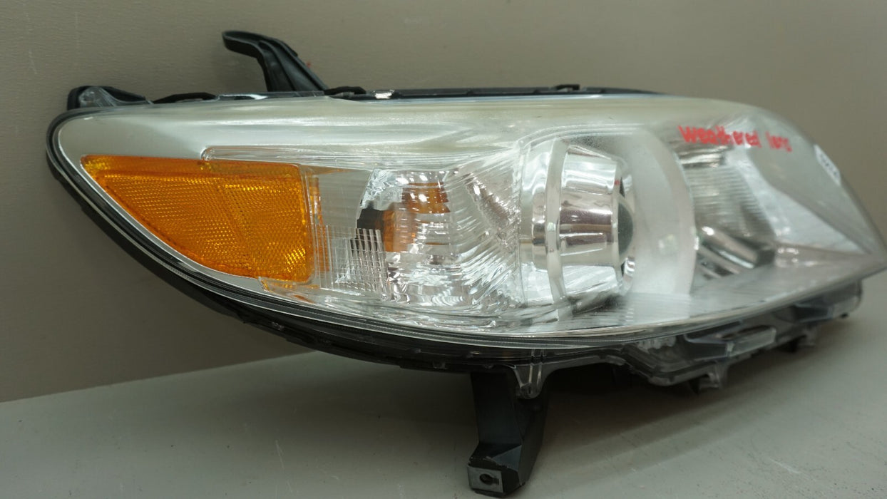 2011-2018 TOYOTA SIENNA FRONT RIGHT PASSENGERS SIDE HALOGEN HEADLIGHT OEM