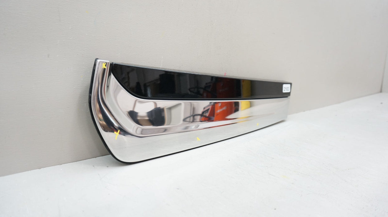 2022-2024 CHEVROLET SUBURBAN FRONT LEFT SIDE C PILLAR MOLDING OEM 85136436