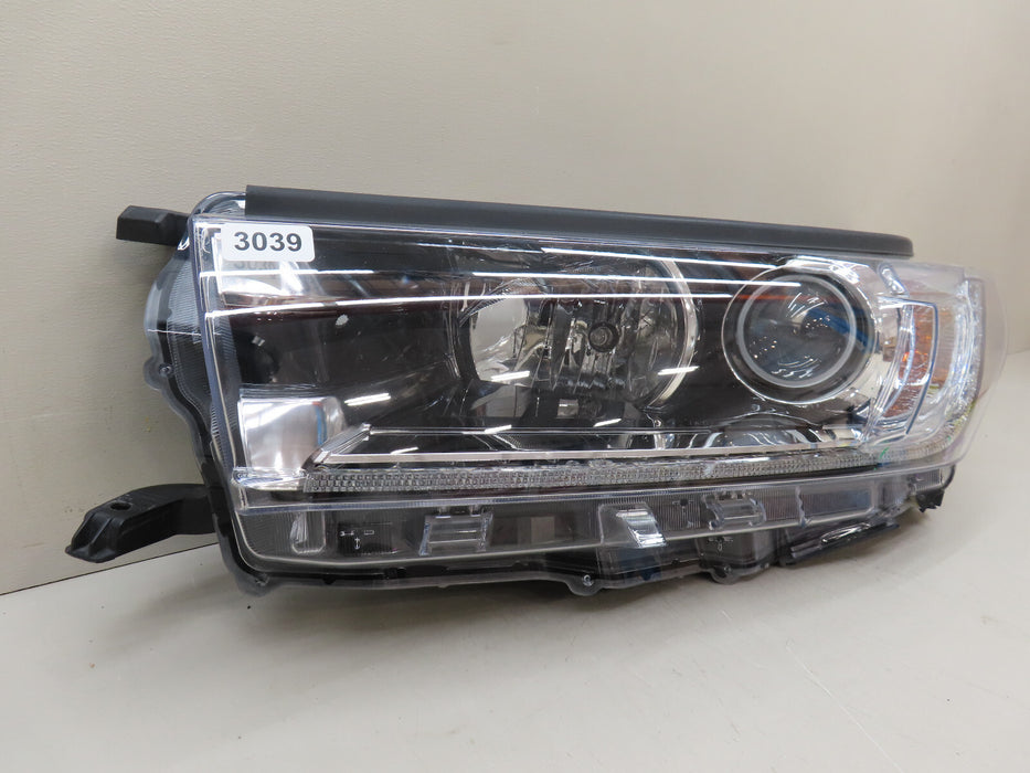 2017-2019 TOYOTA HIGHLANDER FRONT LEFT DRIVER SIDE HEADLIGHT LAMP HALOGEN OEM