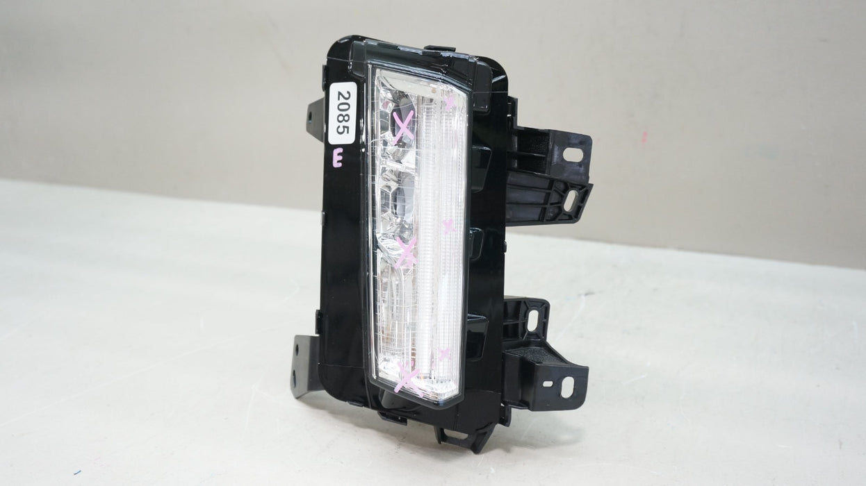 2021-2025 CADILLAC XT5 FRONT RIGHT PASSENGER SIDE FOG LIGHT OEM 84899147
