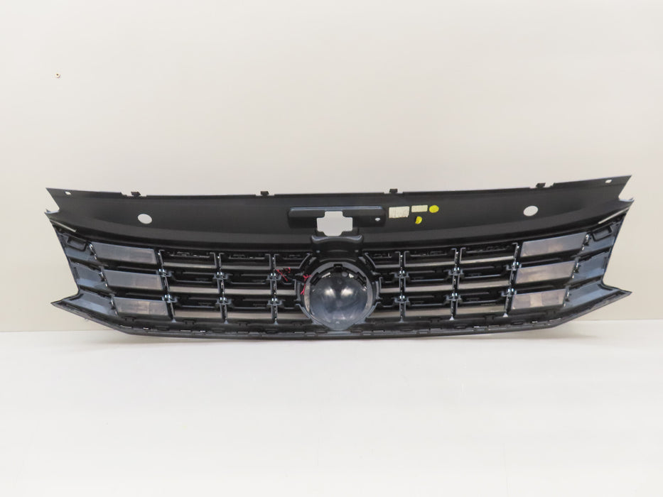 2016-2018 VOLKSWAGEN PASSAT FRONT RADIATOR GRILLE GRILL OEM