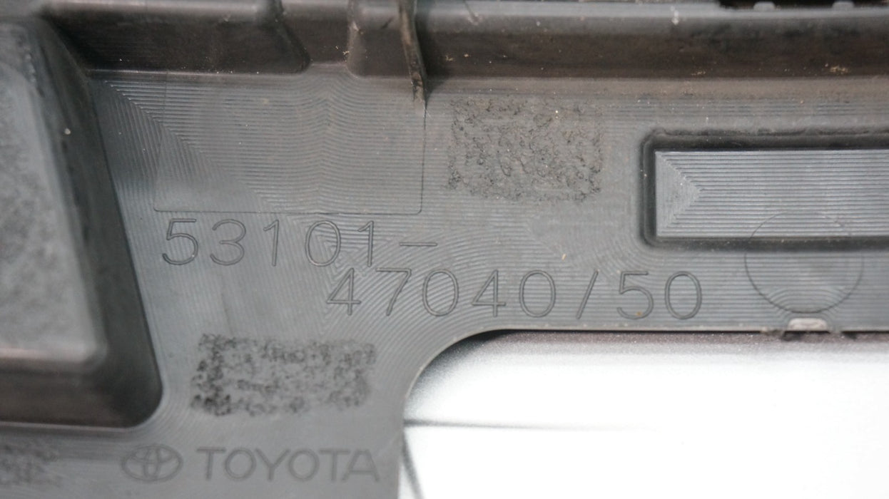2017-2020 TOYOTA PRIUS PRIME FRONT BUMPER RADIATOR GRILLE OEM 53101-47040