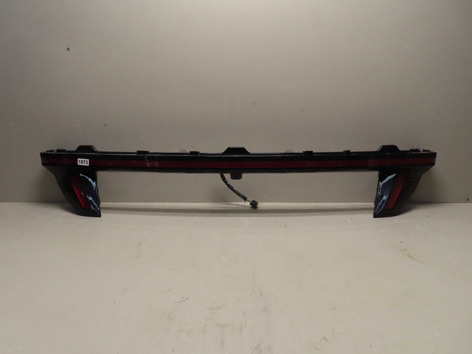 2021-2022 HYUNDAI TUCSON REAR CENTER FULL LED TAIL LIGHT OEM P#92403-CW