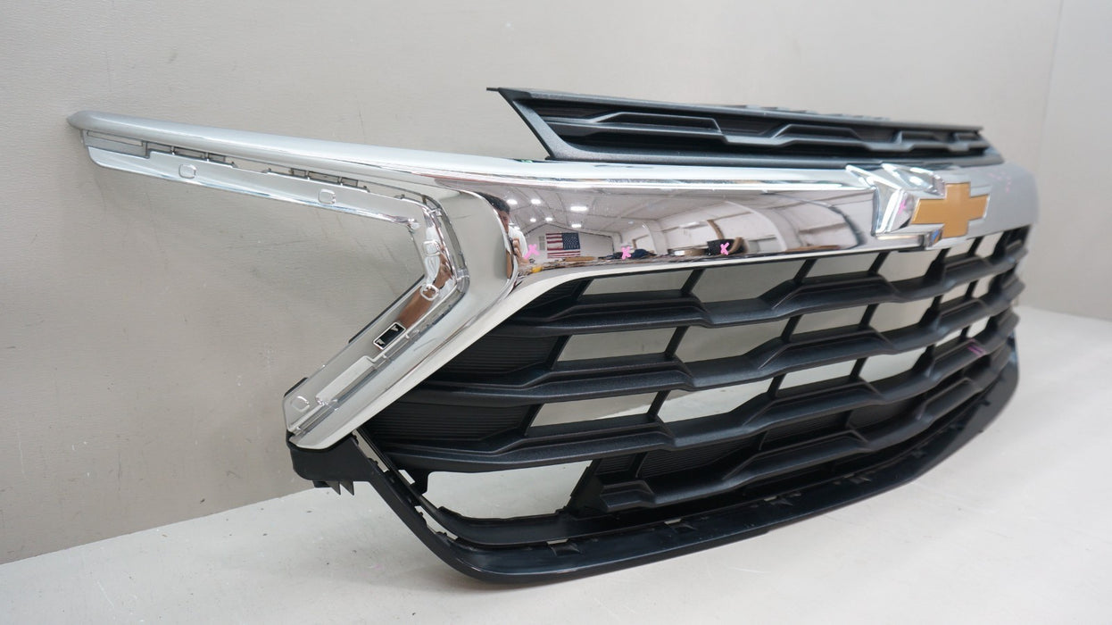 2024-2026 CHEVROLET TRAILBLAZER FRONT RADIATOR GRILLE GRILL 42883406 OEM