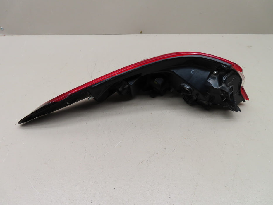 2018-2020 TOYOTA CAMRY REAR RIGHT PASSENGER SIDE TAILLIGHT LAMP ASSEMBLY OEM