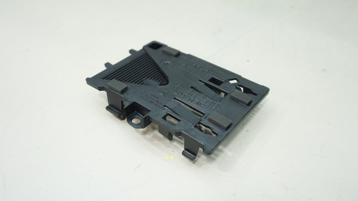 GENUINE GM CHEVROLET GMC FRONT WINDSHIELD CAMERA MOUNTING BRACKET 84362518 OEM