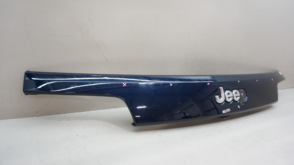 2014-2021 JEEP GRAND CHEROKEE REAR LIFTGATE MOLDING W/ CAMERA 1WD55TRMAD OEM