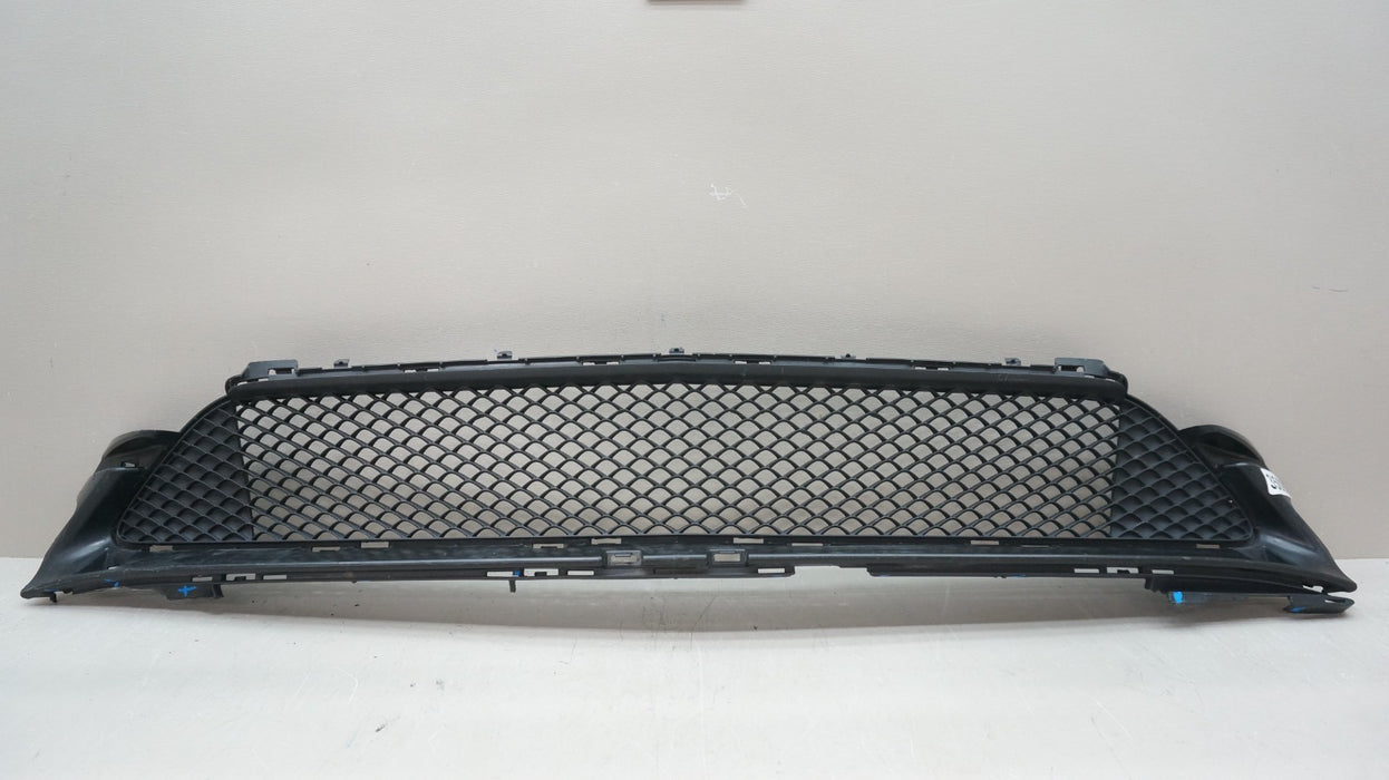 2019-2023 MERCEDES BENZ C300 FRONT LOWER CENTER GRILLE OEM 205-885-25 01