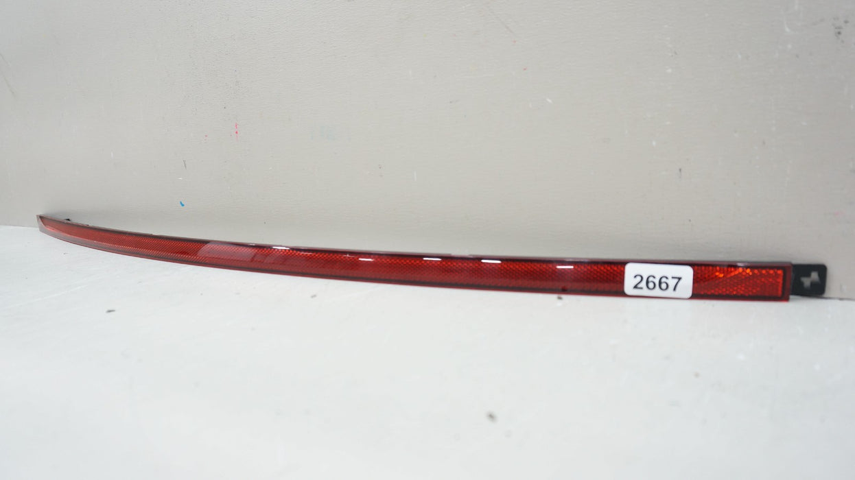 2022-2024 VOLKSWAGEN TIGUAN REARCENTER BUMPER REFLECTOR OEM 5NA945109