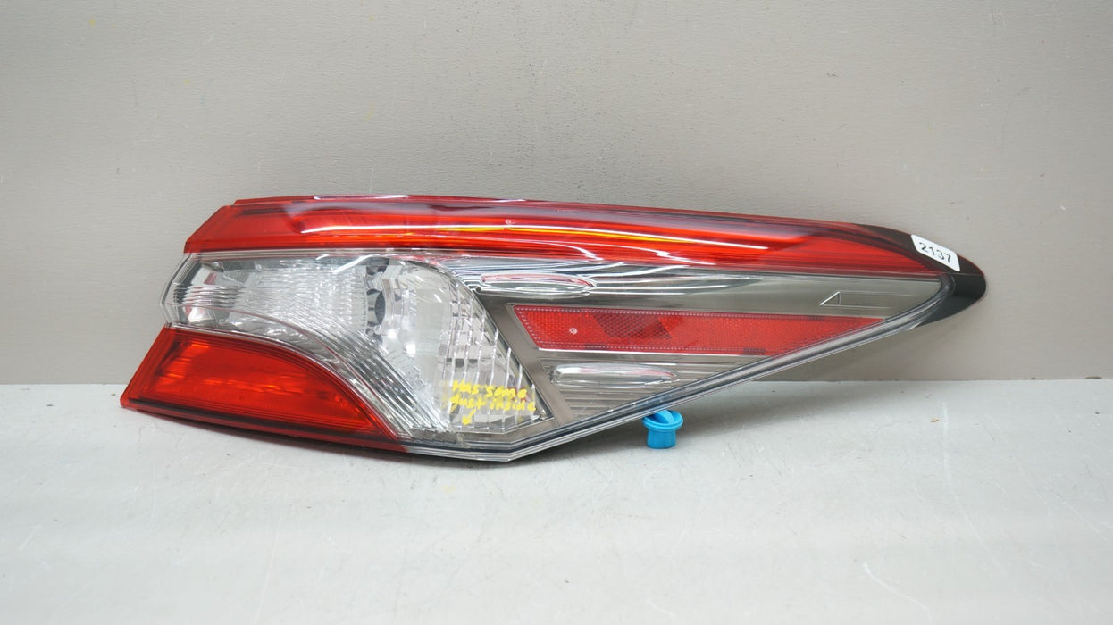 2018-2024 TOYOTA CAMRY REAR RIGHT PASSENGER SIDE TAIL LIGHT OEM