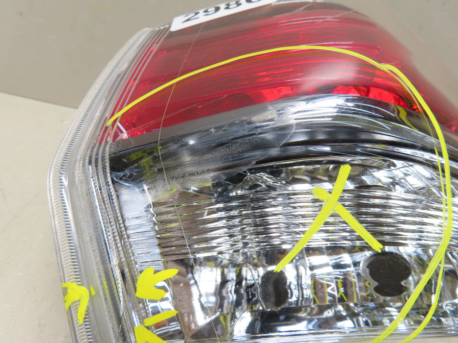 2014 2015 2016 TOYOTA HIGHLANDER REAR RIGHT TAIL LIGHT OEM OUTER HALOGEN