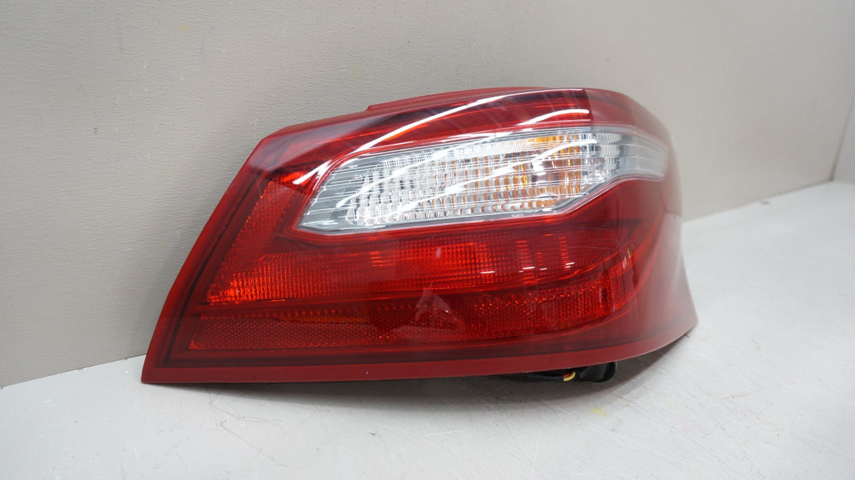 *MINT* 2016-2018 NISSAN ALTIMA REAR RIGHT PASSENGER SIDE TAIL LIGHT OEM