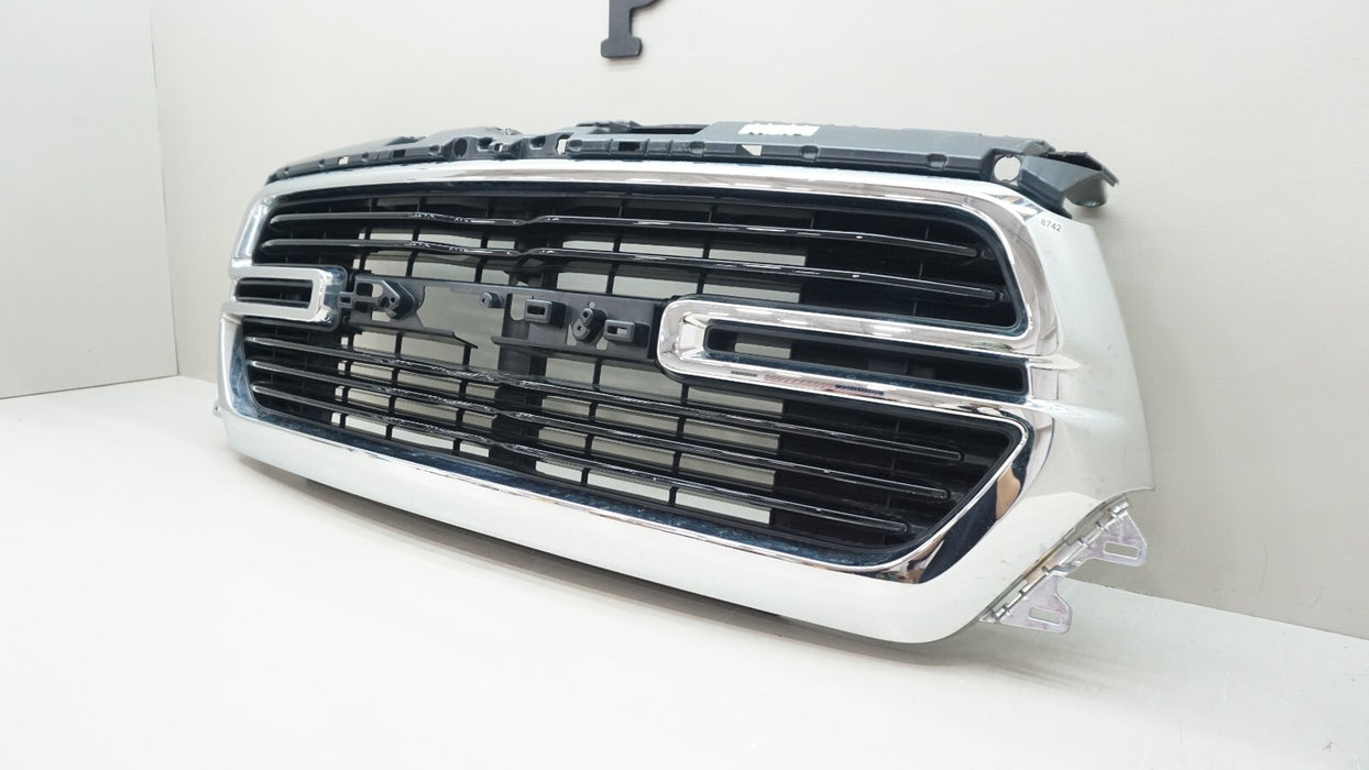 2019-2024 DODGE RAM 1500 FRONT RADIATOR GRILLE OEM 68366528