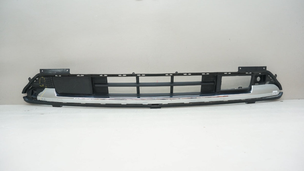 2021-2024 CHEVROLET TAHOE / SUBURBAN FRONT LOWER BUMPER GRILLE OEM 84796507