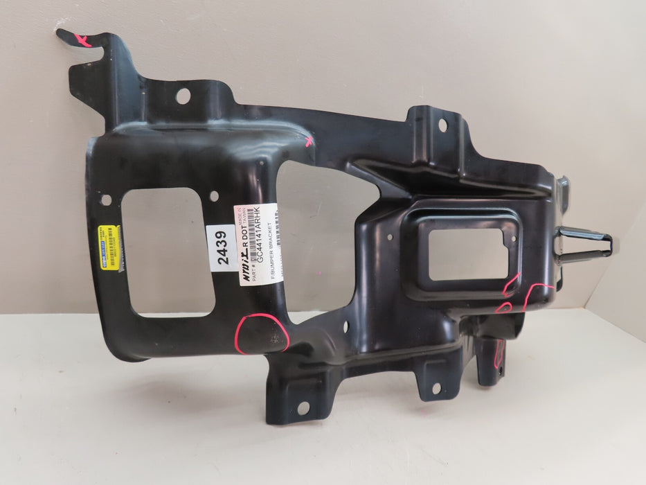 2014-2015 GMC SIERRA 1500 FRONT RIGHT BUMPER MOUNT BRACKET AFTERMARKET GM1063109