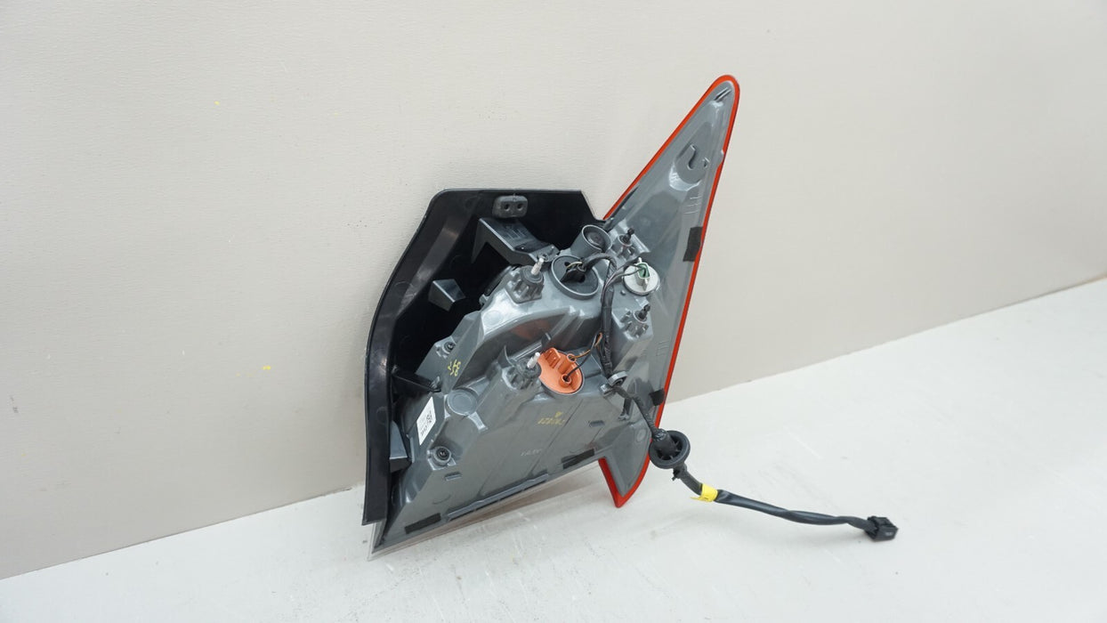2021-2023 HYUNDAI ELANTRA REAR LH LEFT DRIVER SIDE OUTER TAIL LIGHT OEM
