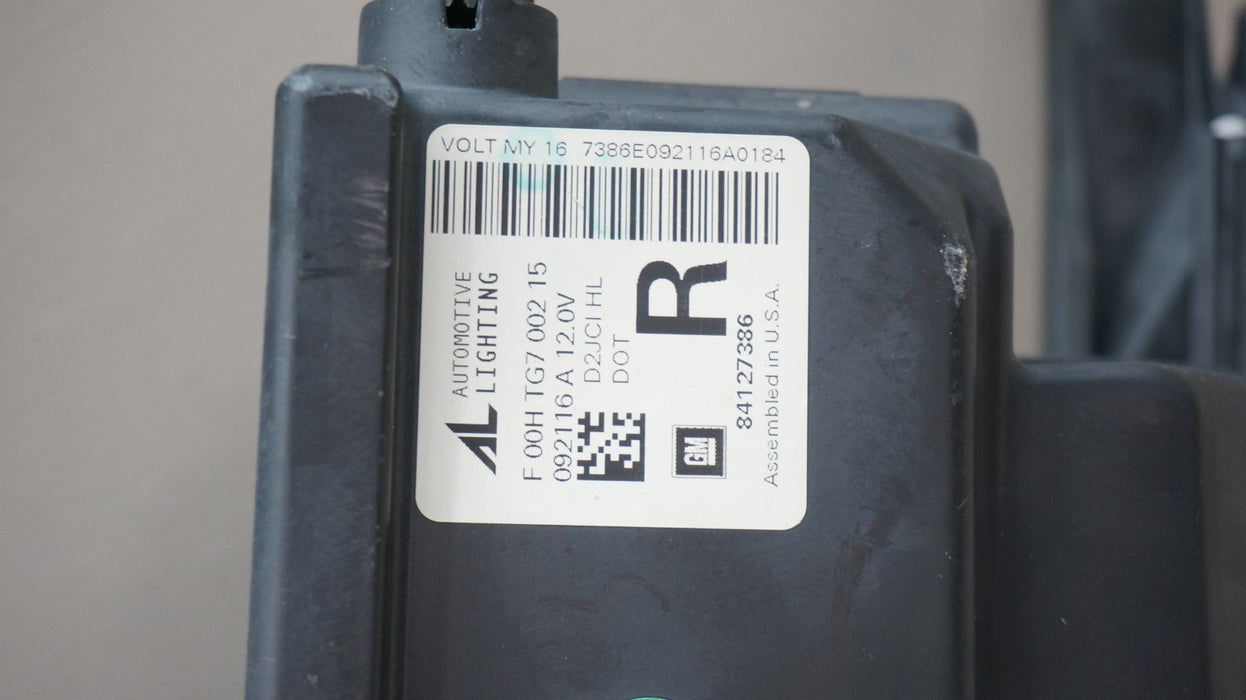 2016-2019 CHEVROLET VOLT FRONT RIGHT SIDE HALOGEN HEADLIGHT OEM 84127386