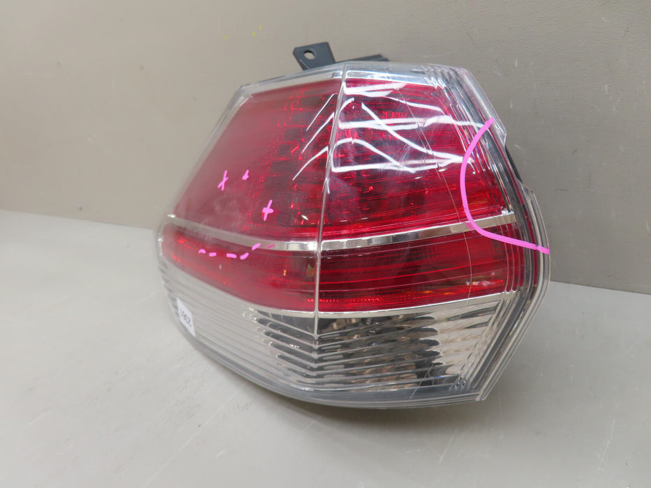 2014-2016 NISSAN ROGUE REAR LEFT DRIVER SIDE TAIL LIGHT HALOGEN LAMP OEM