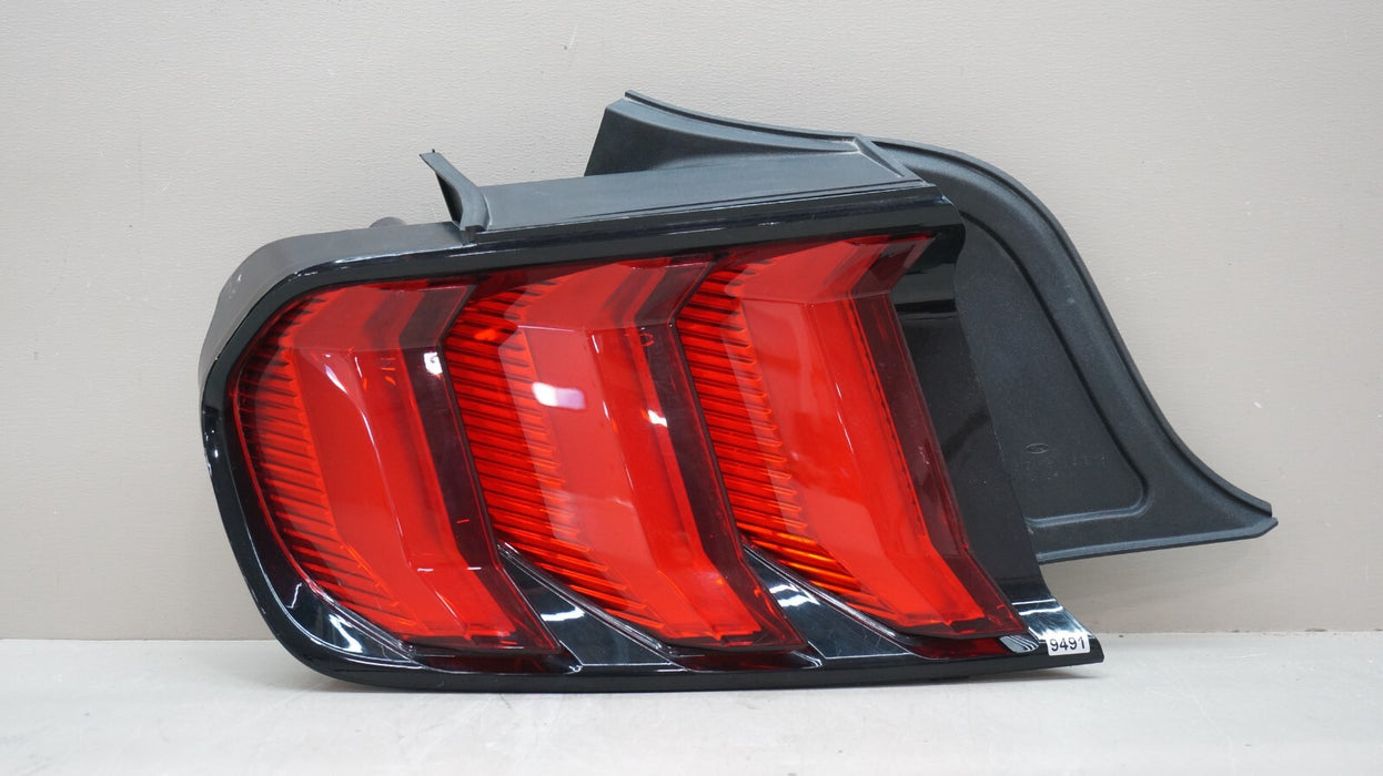 *MINT* 2018-2021 FORD MUSTANG REAR LEFT DRIVER SIDE LED TAIL LIGHT OEM